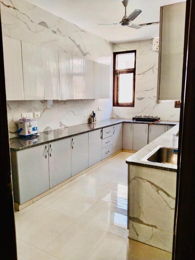 Fortune Home Service Apartment 2Bhk,E28 Saket 2A New Delhi Buitenkant foto