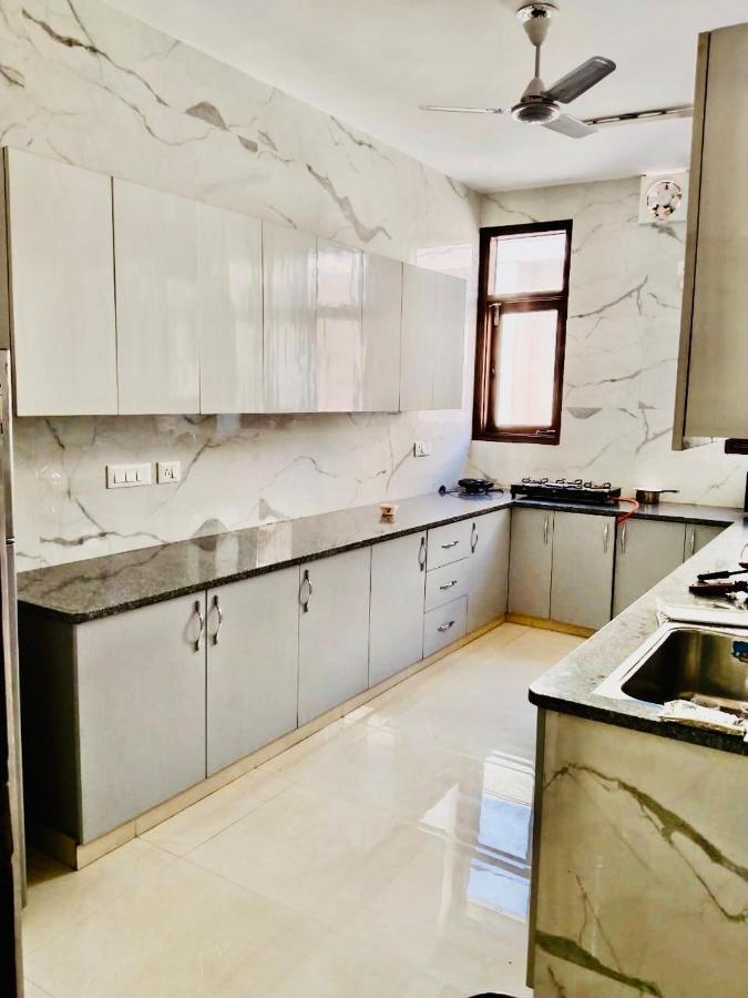 Fortune Home Service Apartment 2Bhk,E28 Saket 2A New Delhi Buitenkant foto