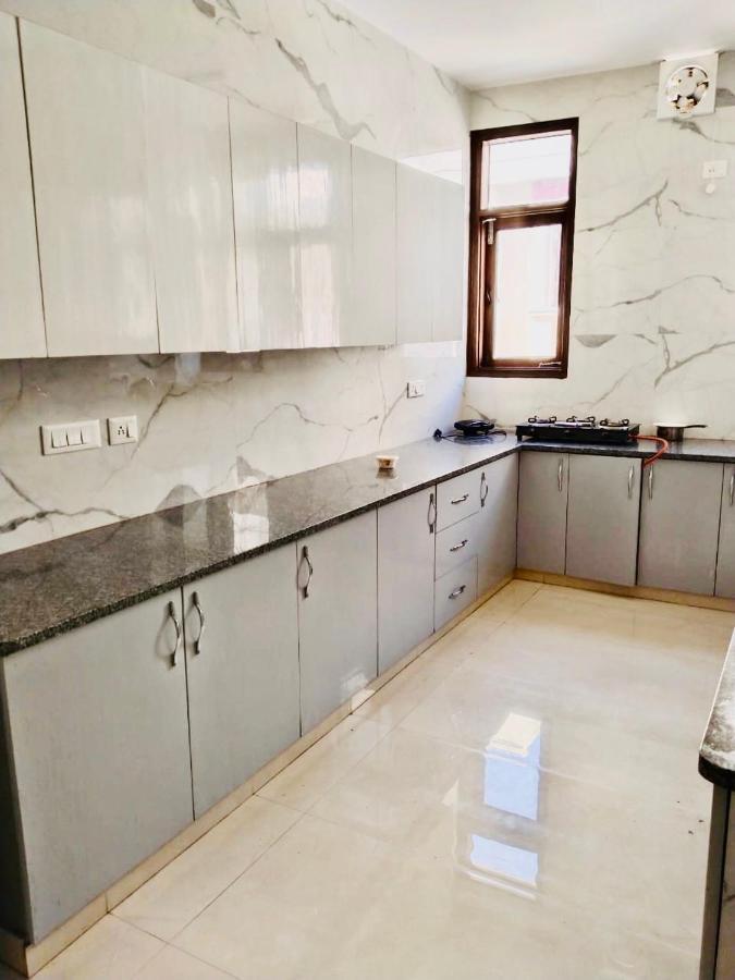 Fortune Home Service Apartment 2Bhk,E28 Saket 2A New Delhi Buitenkant foto