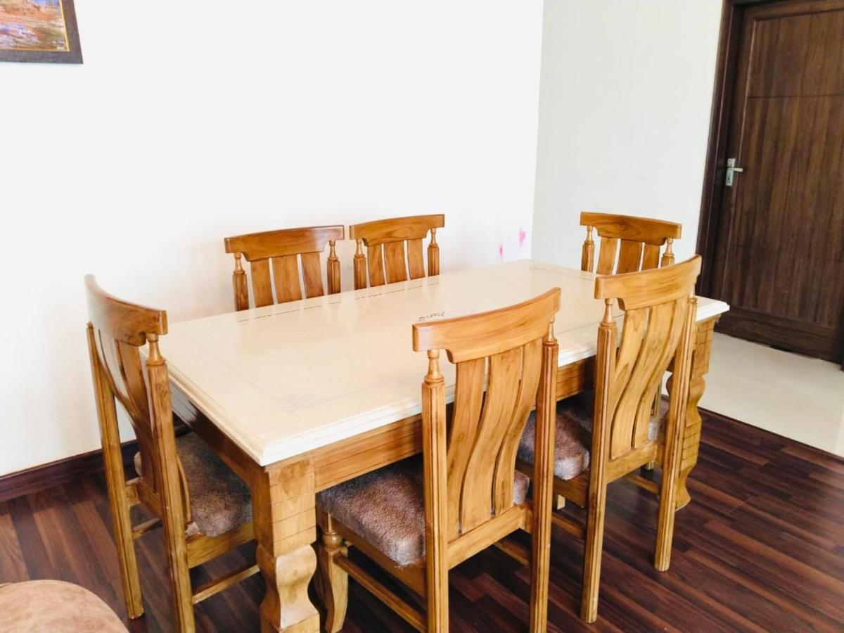 Fortune Home Service Apartment 2Bhk,E28 Saket 2A New Delhi Buitenkant foto